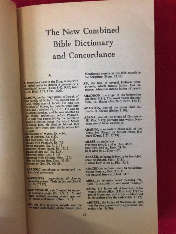 The New Combined Bible Dictionary and Concordance with Introduction on How to Study the Bible