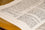 Bible d´étude NEG avec parallèles Bordeaux souple Tranche dorée avec onglets