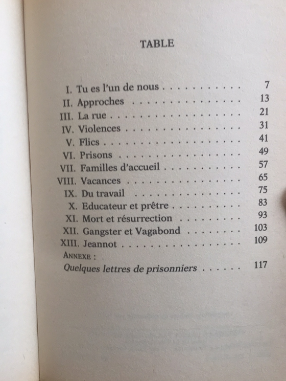 Un prêtre chez les loubards (catholique)